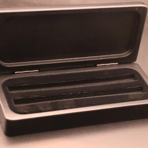 Penneæske i sort træ