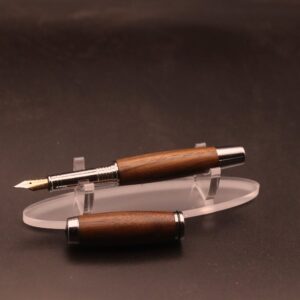 Fyldepen i amerikansk valnød og rhodium.